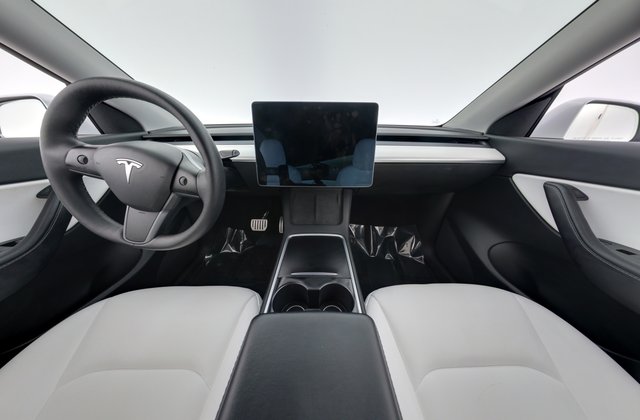 2022 Tesla Model Y — photo 21 of 25