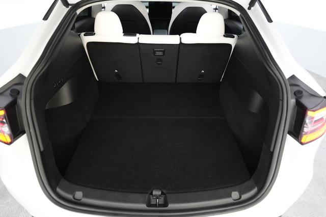 2022 Tesla Model Y — photo 6 of 25