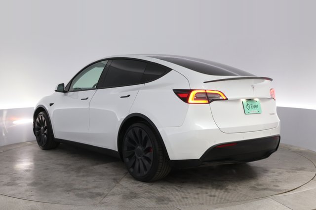 2022 Tesla Model Y — photo 13 of 25