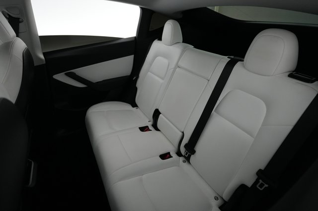 2022 Tesla Model Y — photo 19 of 25