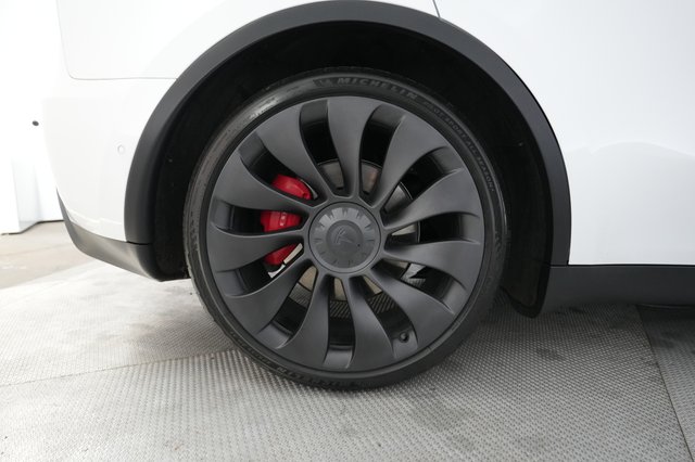 2022 Tesla Model Y — photo 17 of 25