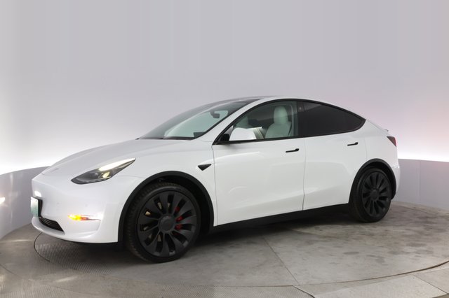 2022 Tesla Model Y — photo 14 of 25