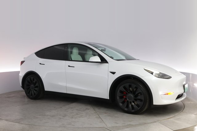 2022 Tesla Model Y — photo 11 of 25