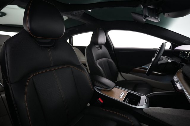 2023 Lucid Air — photo 18 of 24