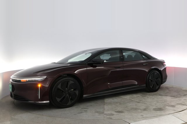 2023 Lucid Air — photo 14 of 21