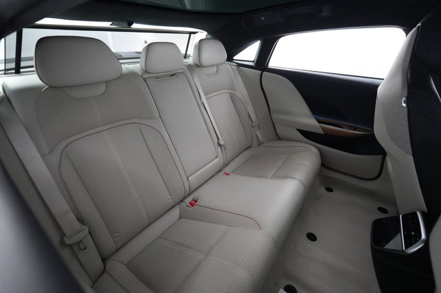 2023 Lucid Air — photo 4 of 21