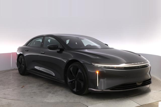 2023 Lucid Air — photo 10 of 21