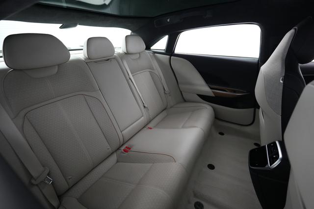 2023 Lucid Air — photo 4 of 21