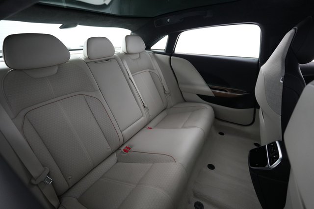 2023 Lucid Air — photo 4 of 21