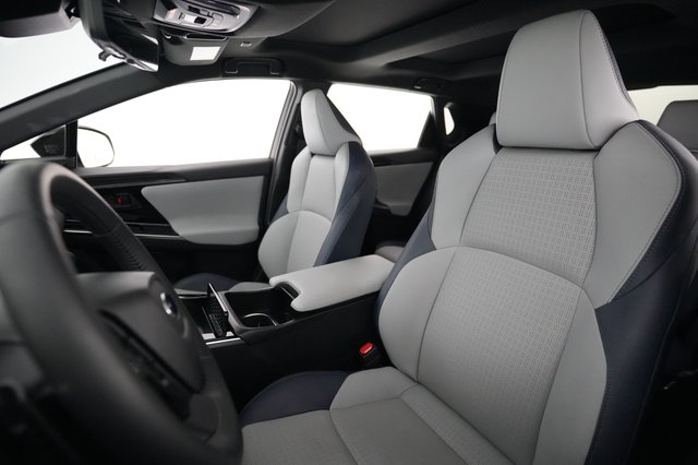 2023 Subaru Solterra — photo 3 of 21