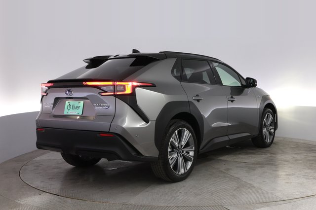 2023 Subaru Solterra — photo 2 of 21