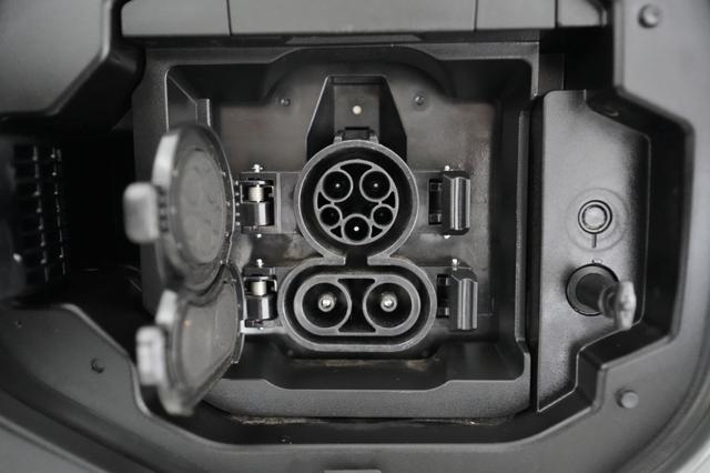 2023 Subaru Solterra — photo 8 of 21