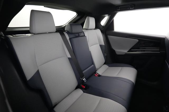 2023 Subaru Solterra — photo 4 of 21