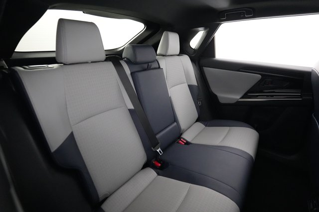 2023 Subaru Solterra — photo 4 of 21