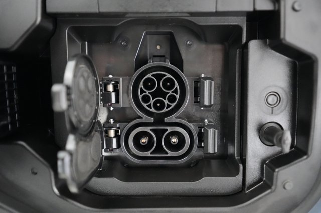 2023 Subaru Solterra — photo 8 of 20