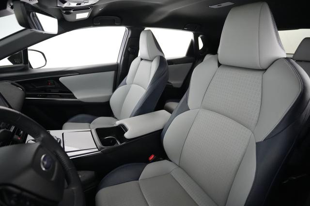 2023 Subaru Solterra — photo 3 of 20