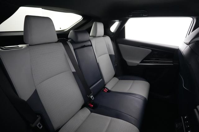 2023 Subaru Solterra — photo 4 of 20