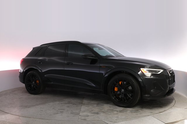 2023 Audi e-tron — photo 11 of 21