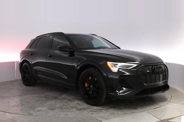2023 Audi e-tron — photo 10 of 21