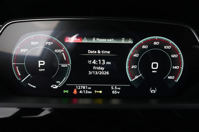 2023 Audi e-tron — photo 5 of 21