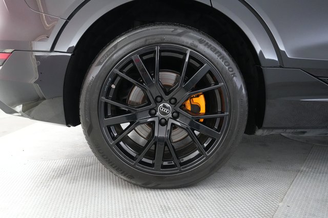2023 Audi e-tron — photo 19 of 21