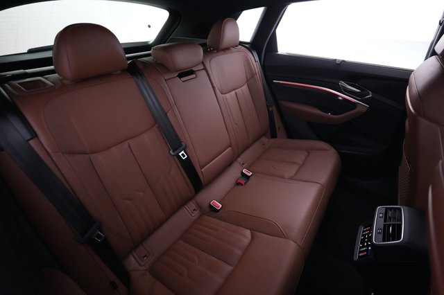 2023 Audi e-tron — photo 4 of 21