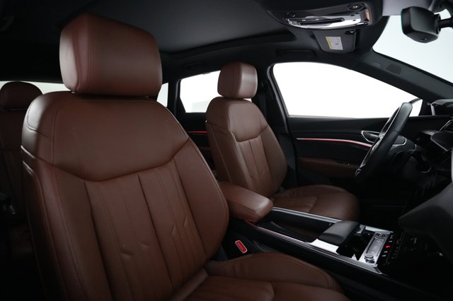 2023 Audi e-tron — photo 17 of 21