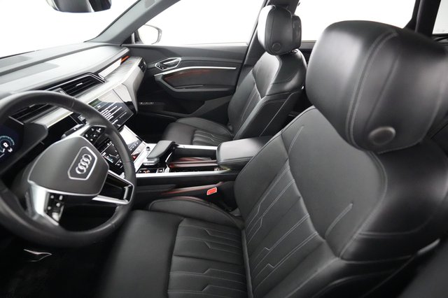 2023 Audi e-tron — photo 3 of 20