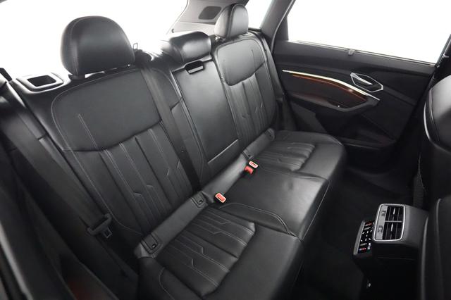 2023 Audi e-tron — photo 4 of 20