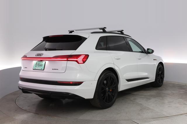 2023 Audi e-tron — photo 2 of 20