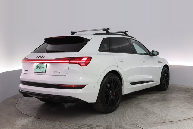 2023 Audi e-tron — photo 2 of 20