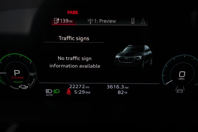 2023 Audi e-tron — photo 5 of 20