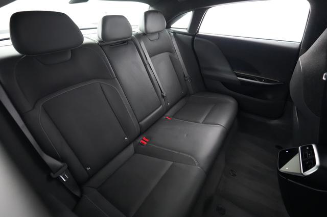 2023 Lucid Air — photo 4 of 21