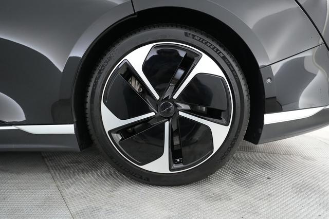 2023 Lucid Air — photo 7 of 21