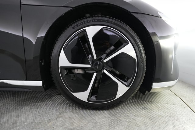 2023 Lucid Air — photo 16 of 21