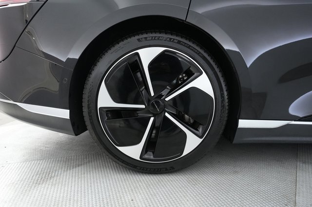 2023 Lucid Air — photo 17 of 21