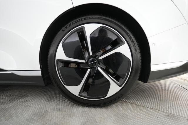 2023 Lucid Air — photo 7 of 21