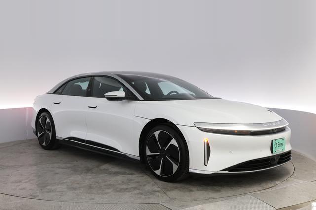 2023 Lucid Air — photo 10 of 21