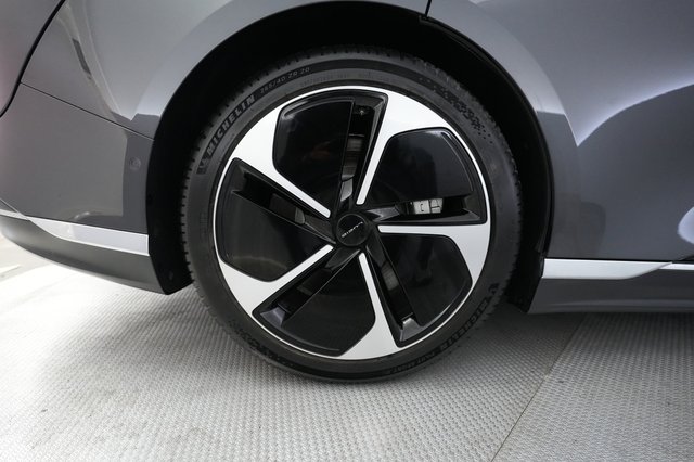 2023 Lucid Air — photo 17 of 21