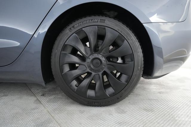 2023 Tesla Model 3 — photo 7 of 20