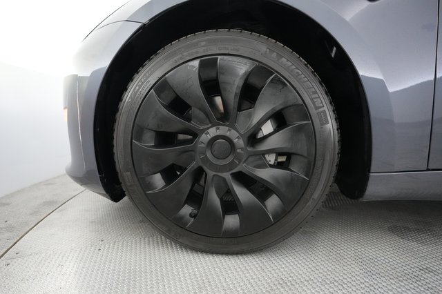 2023 Tesla Model 3 — photo 15 of 20