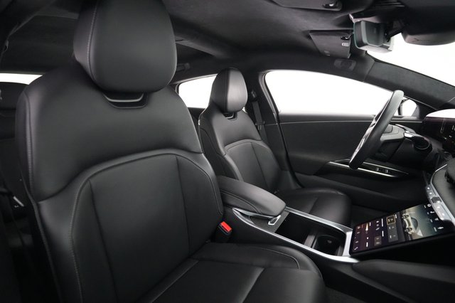 2023 Lucid Air — photo 18 of 21