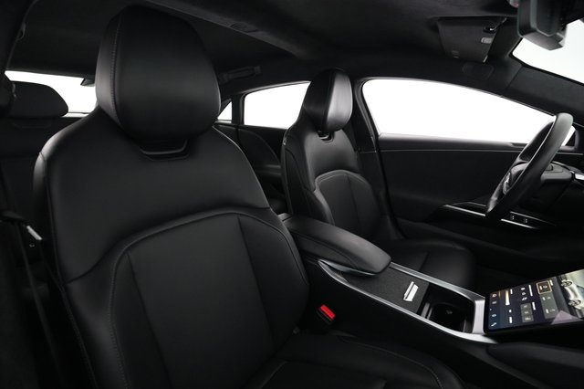 2023 Lucid Air — photo 18 of 21