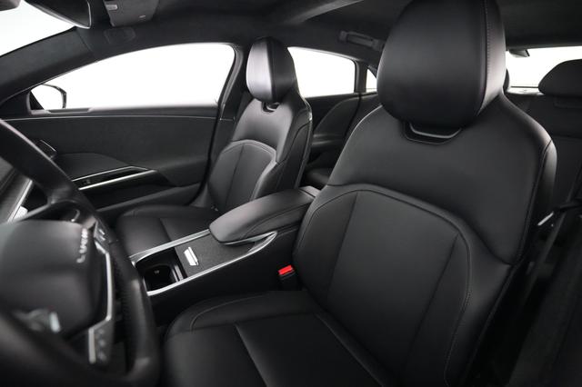 2023 Lucid Air — photo 3 of 21