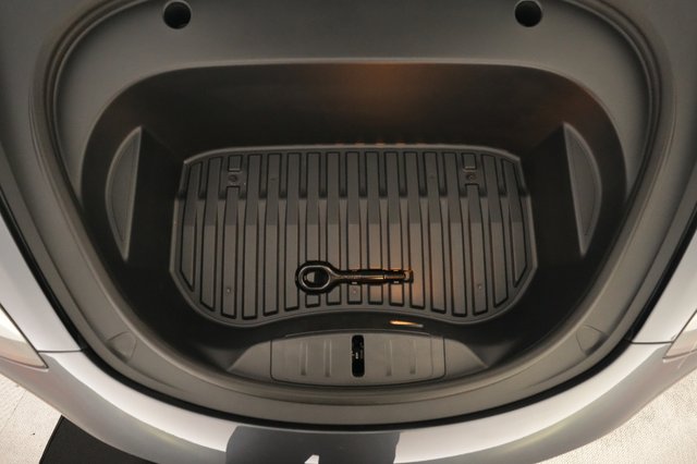 2023 Tesla Model 3 — photo 20 of 21