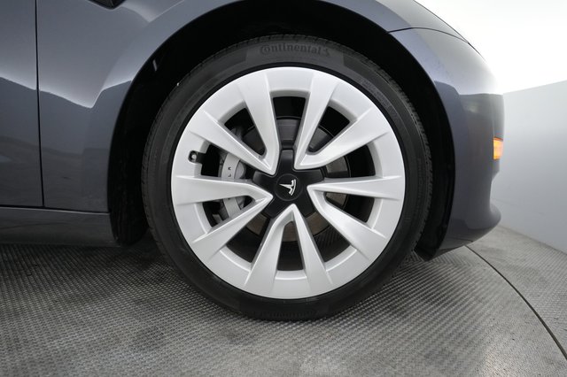 2023 Tesla Model 3 — photo 17 of 21