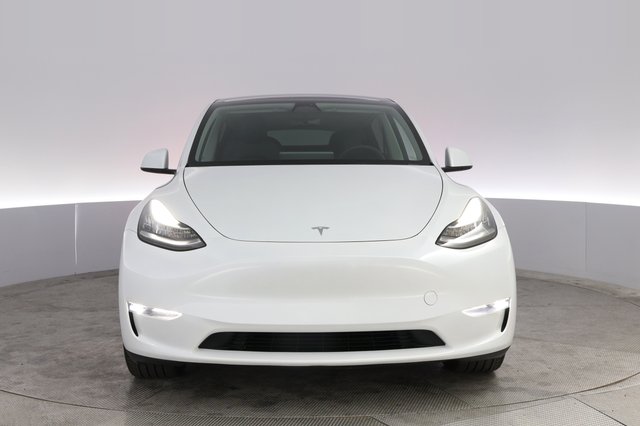 2023 Tesla Model Y — photo 9 of 21