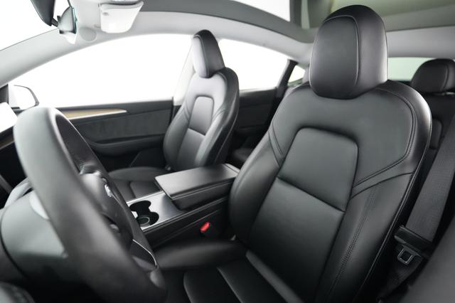 2023 Tesla Model Y — photo 3 of 21