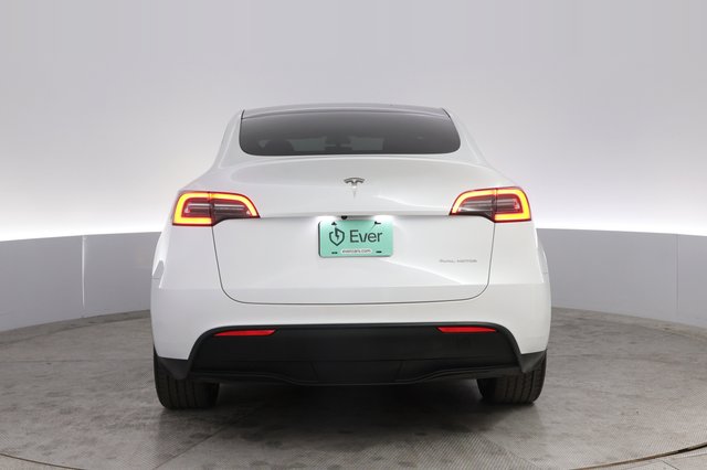 2023 Tesla Model Y — photo 12 of 21