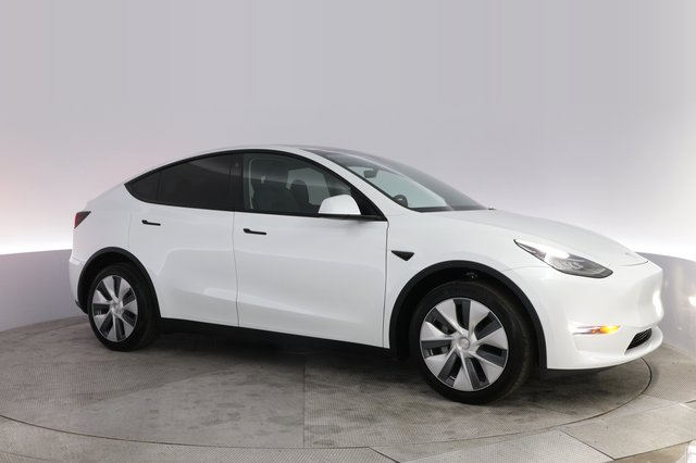 2023 Tesla Model Y — photo 11 of 21